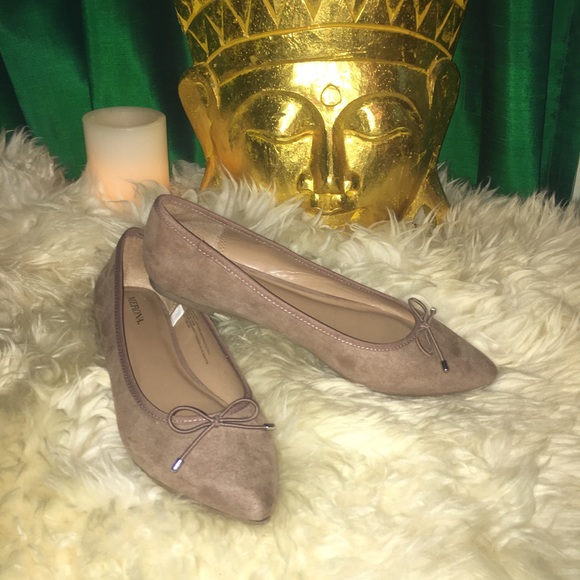 Merona Flats - Picture 2 of 3